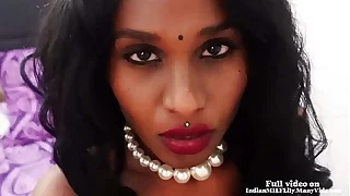 Indian MILF wants to be impregnated!